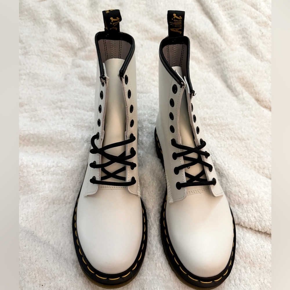 NWOT or box white Doc Martens sz 39